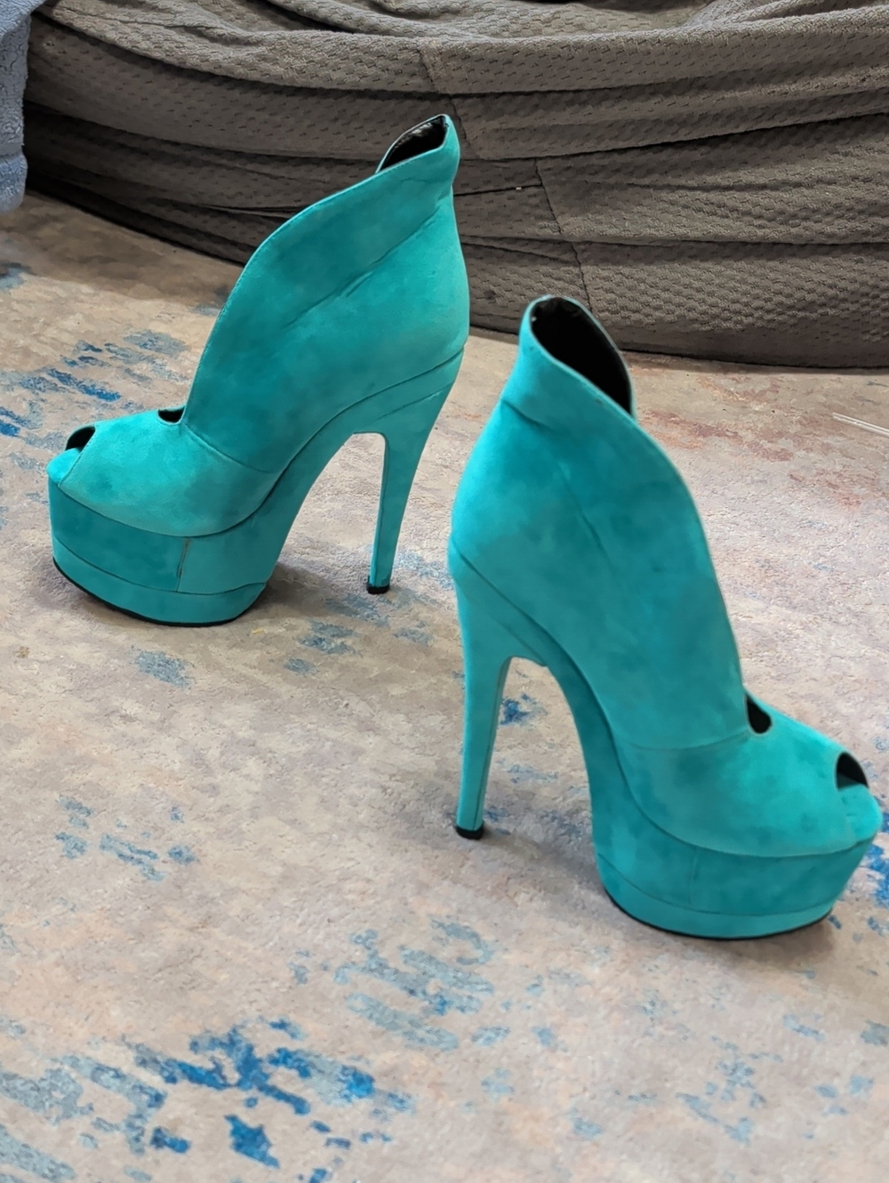 Teal Vegan Suede Keyhole Stiletto Heel Platform Pumps for Women's 6